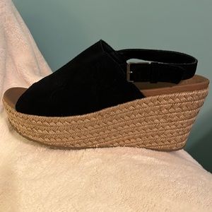 Sketcher Luxe Foam Wedges black suede size women’s 9. EUC